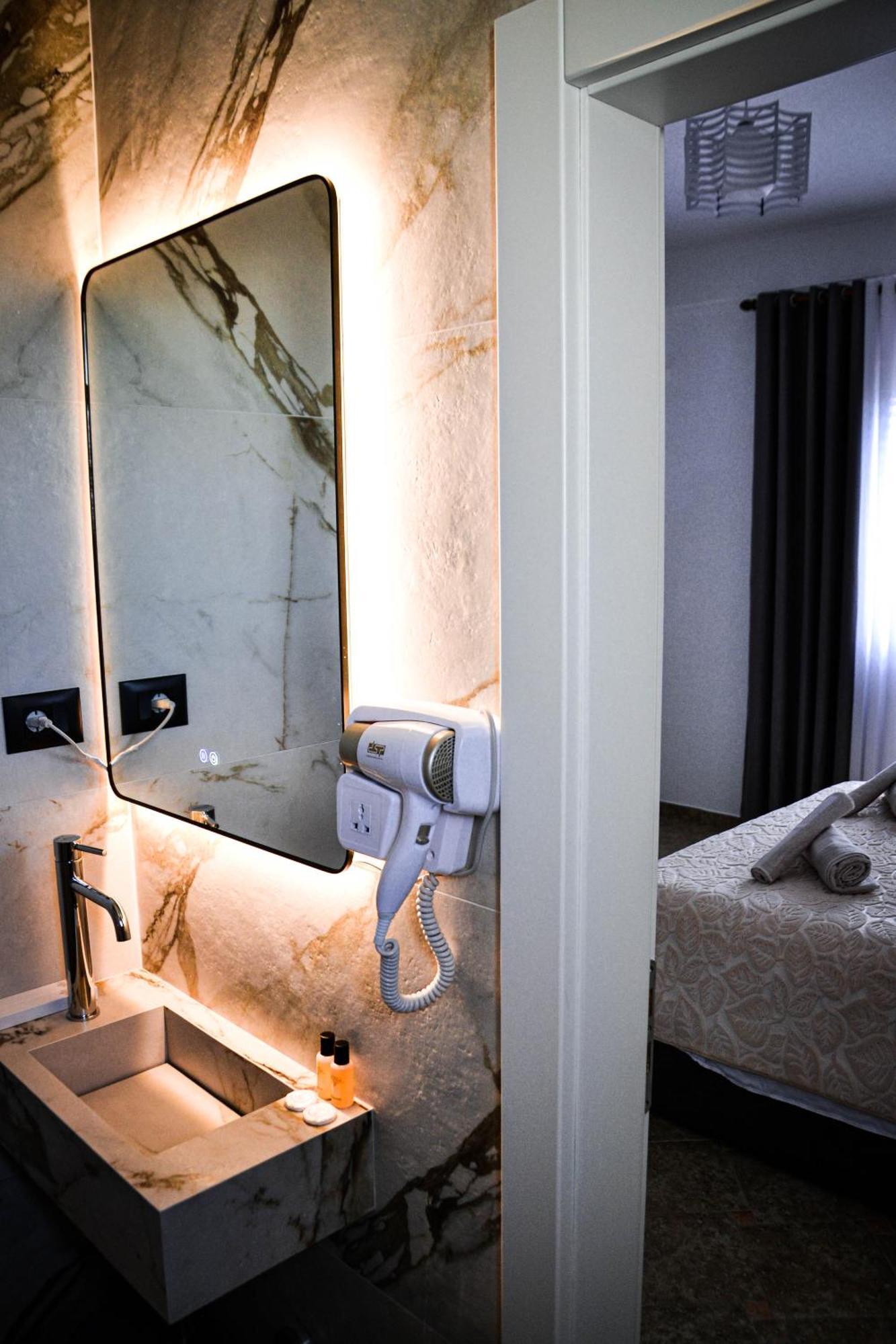 Horizont Apart-Hotel Shkoder Exterior photo